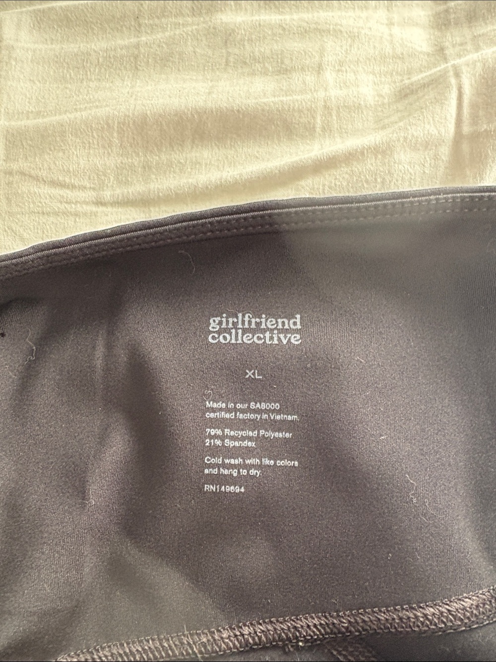 Girlfriend Collective Crop Legging - Picture 4 of 4